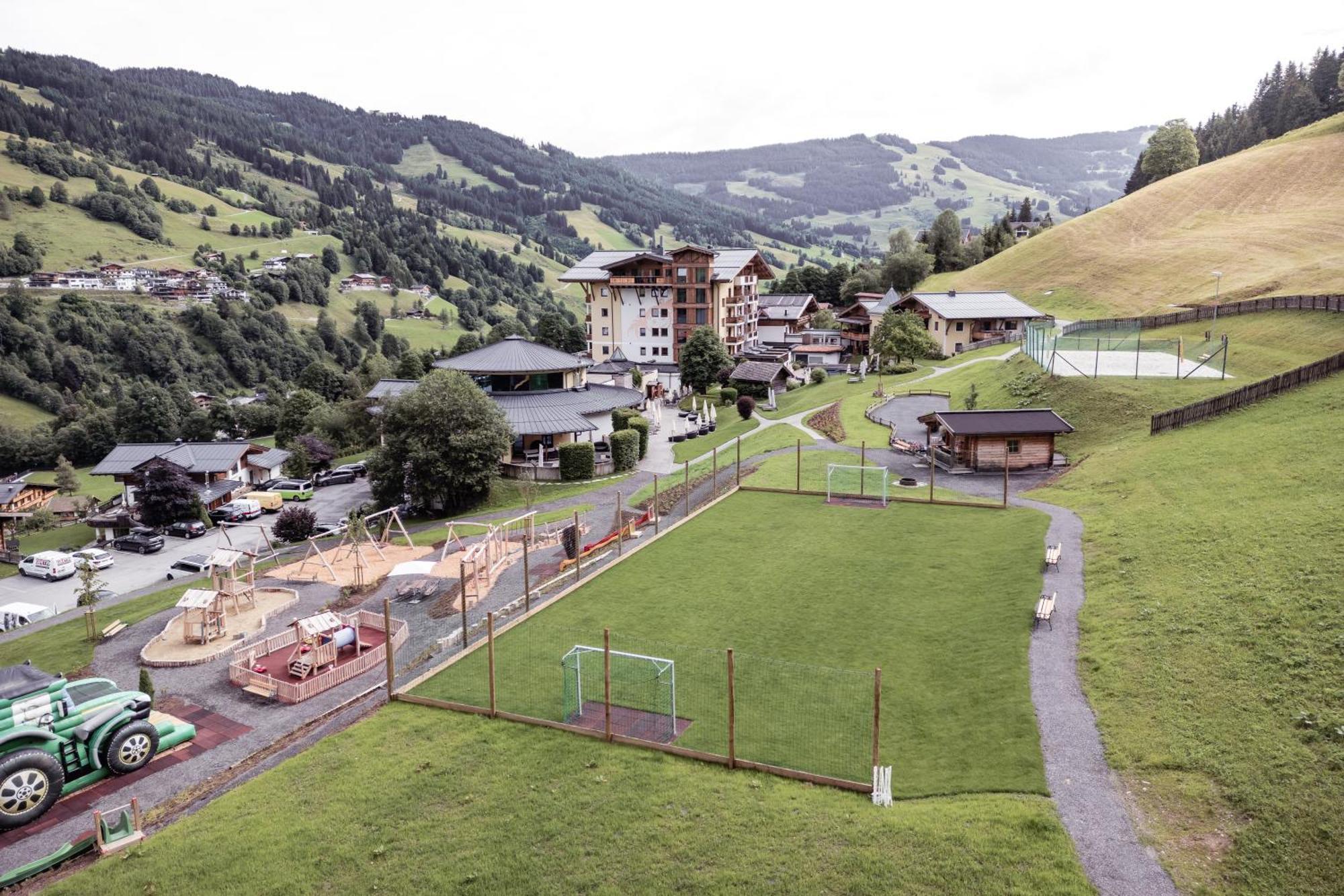 Familienresort Ellmauhof Saalbach-Hinterglemm Exterior foto